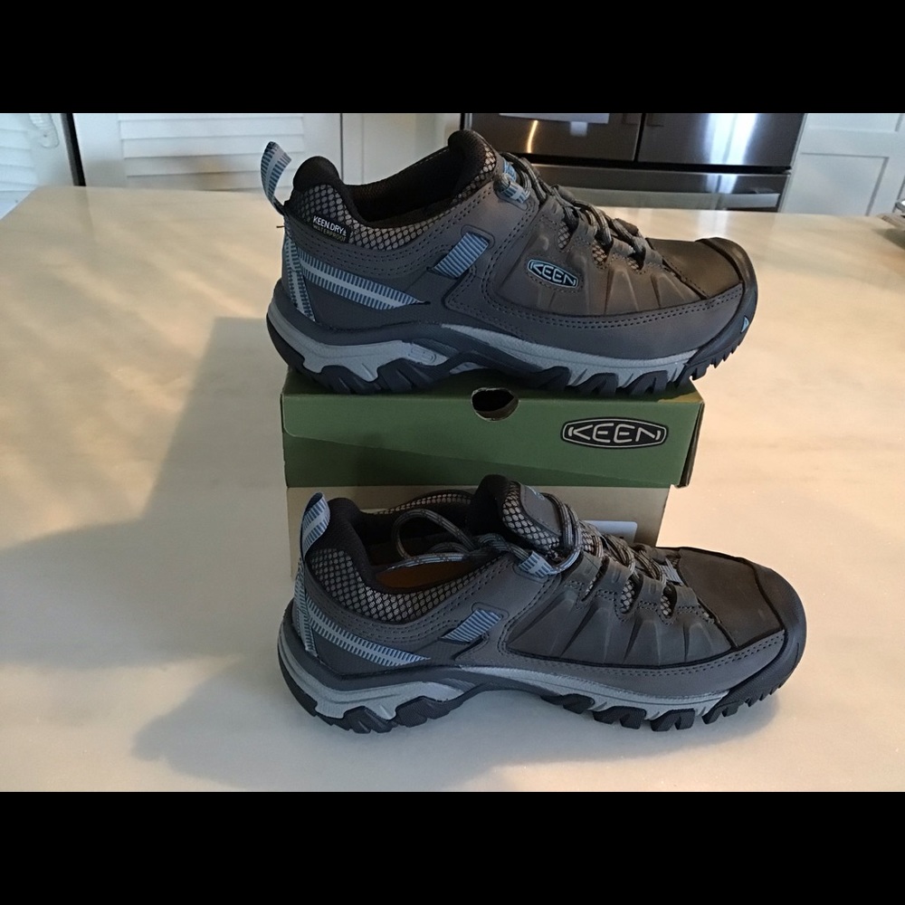 Brand New Never Worn Keen Targhee111 WP